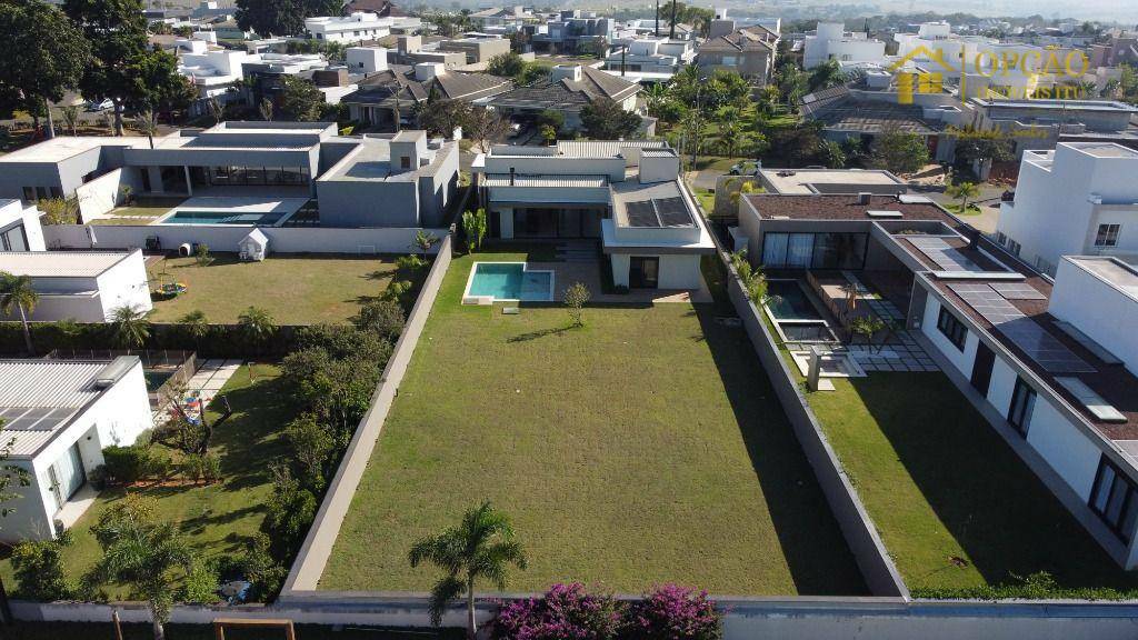 Casa de Condomínio à venda com 3 quartos, 367m² - Foto 2