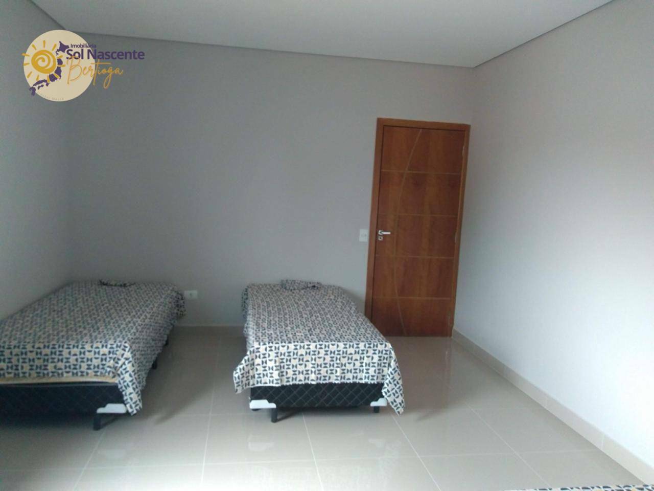 Casa para alugar com 2 quartos, 300m² - Foto 4