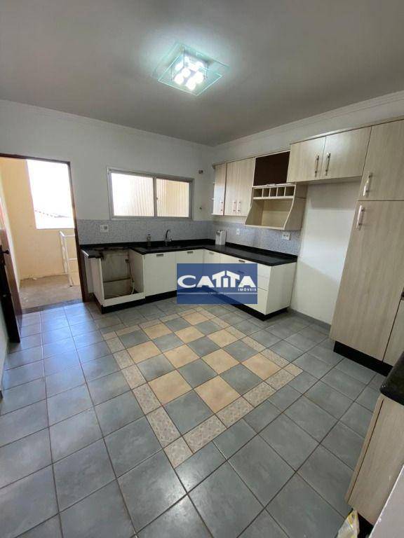 Sobrado à venda e aluguel com 3 quartos, 200m² - Foto 3