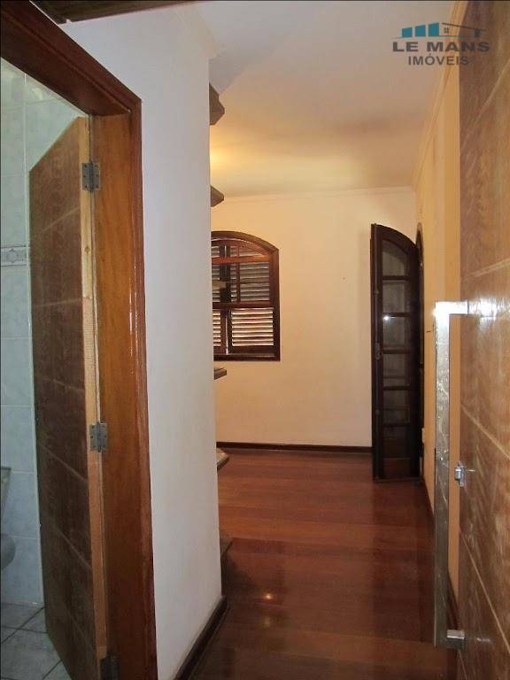 Casa à venda com 3 quartos, 210m² - Foto 18