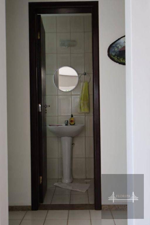 Casa à venda com 4 quartos, 282m² - Foto 22