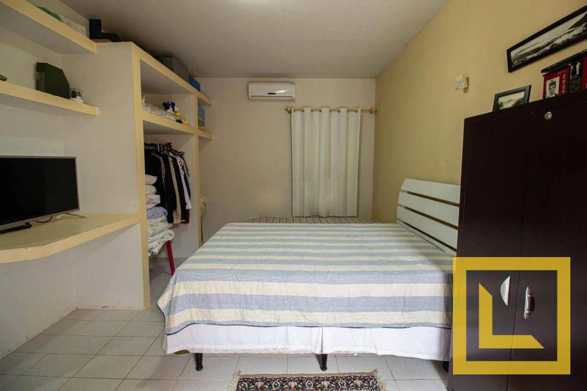 Casa à venda com 3 quartos, 212m² - Foto 12