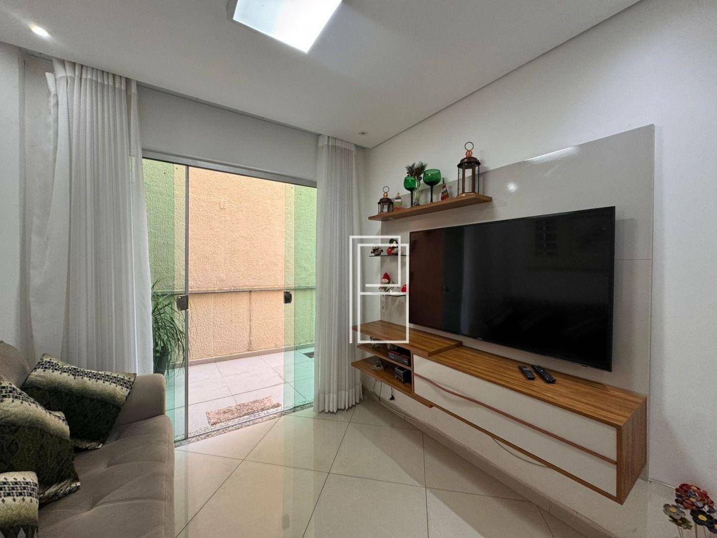 Apartamento à venda com 3 quartos, 150m² - Foto 2