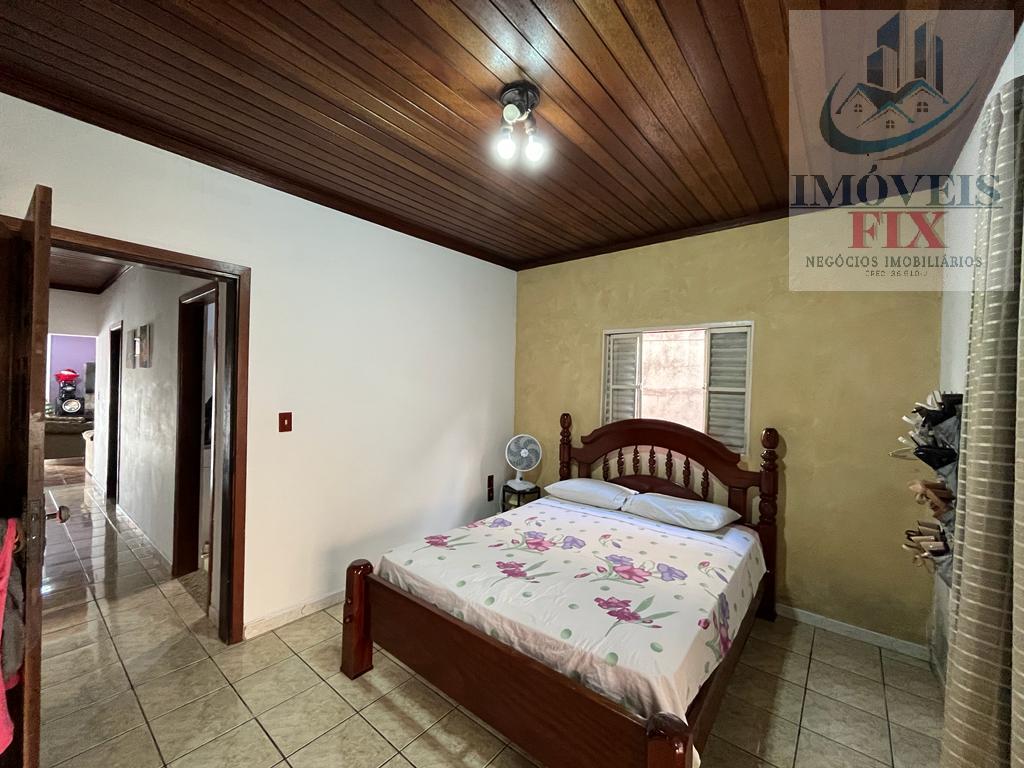 Casa à venda com 4 quartos, 218m² - Foto 11