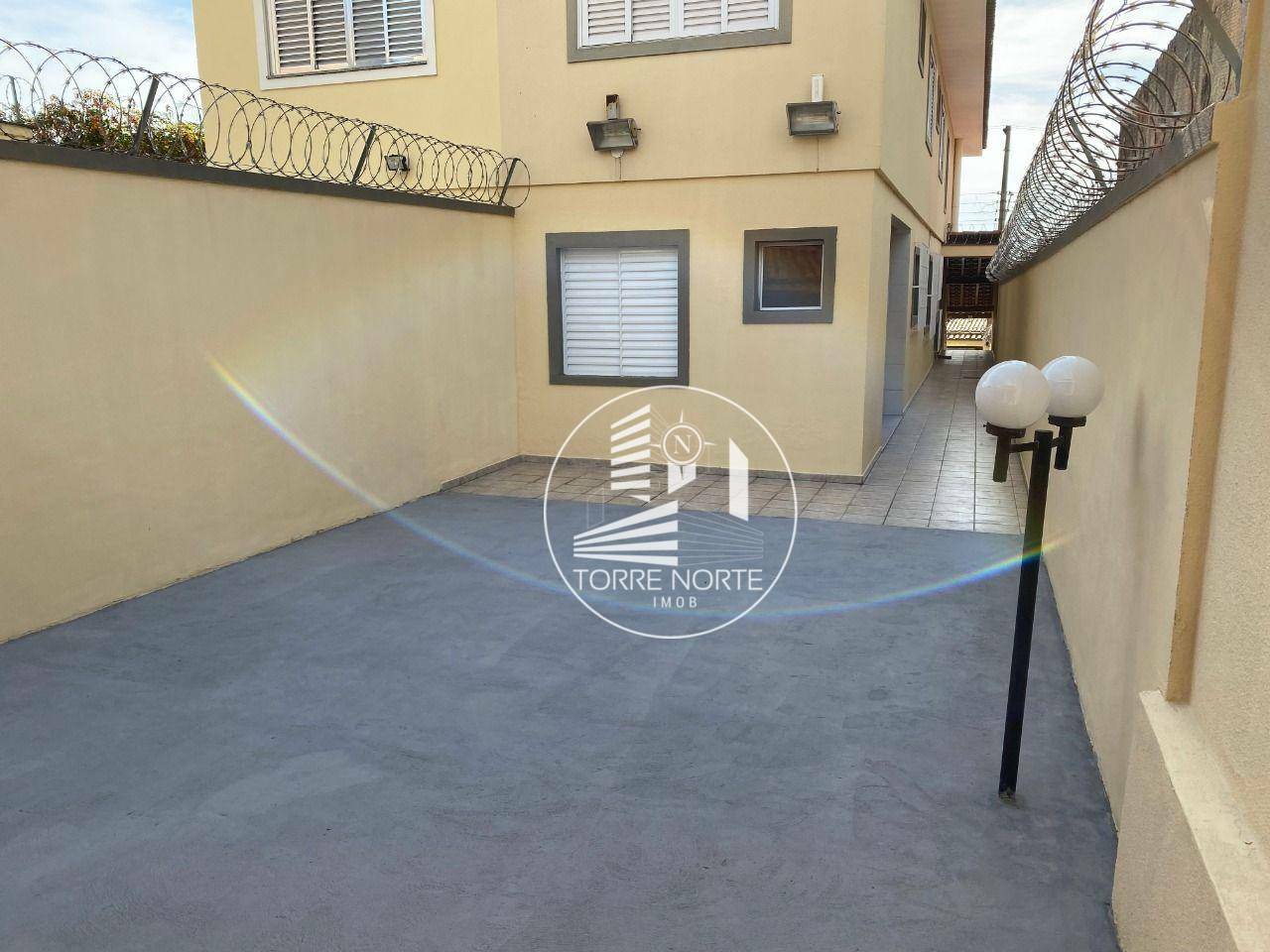 Casa à venda com 4 quartos, 270m² - Foto 5