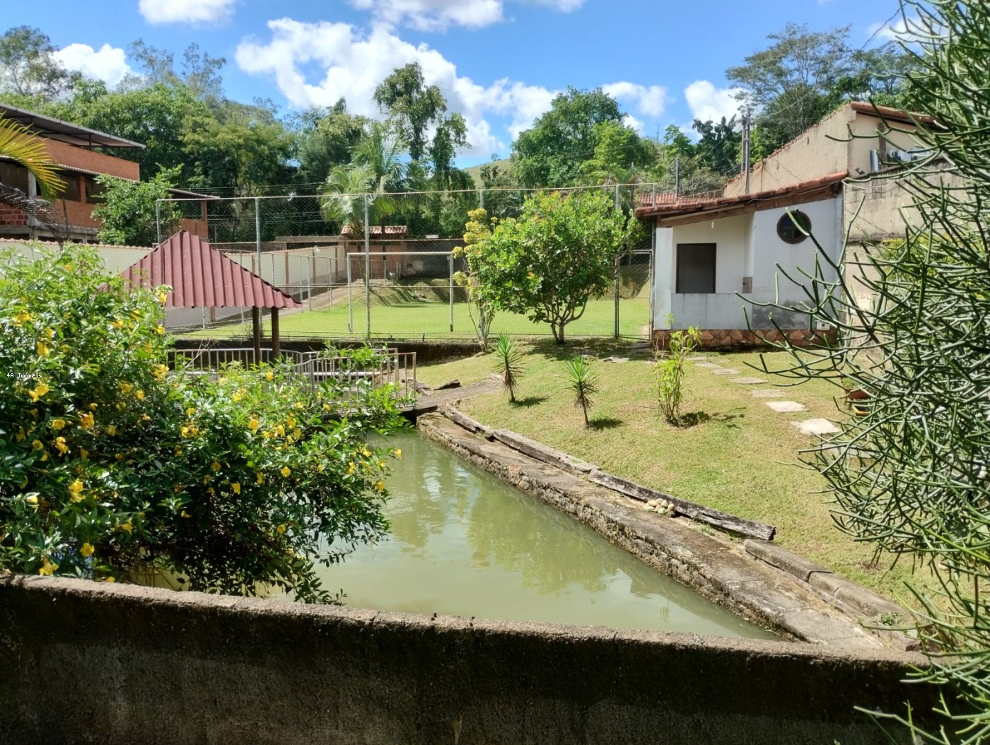 Chácara à venda com 7 quartos, 1439m² - Foto 2