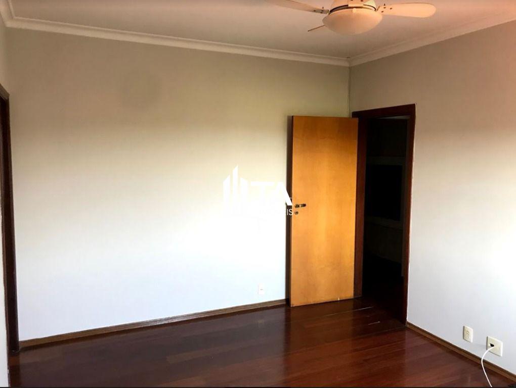 Casa para alugar com 5 quartos, 350m² - Foto 33