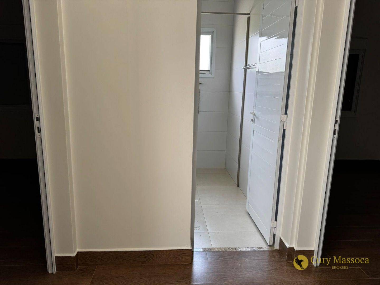 Casa de Condomínio para alugar com 4 quartos, 290m² - Foto 27