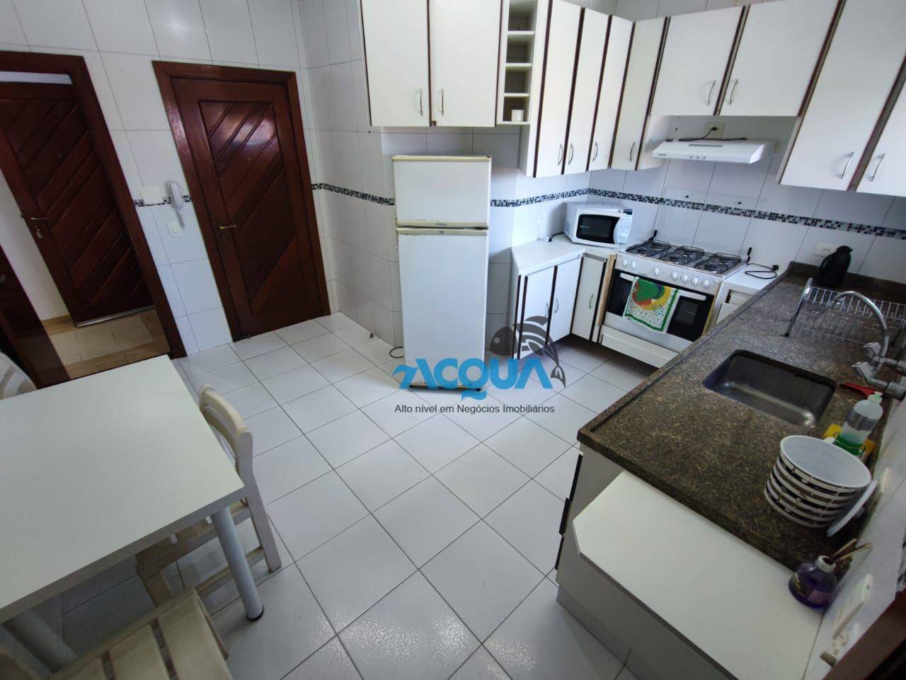 Apartamento à venda com 3 quartos, 205m² - Foto 2