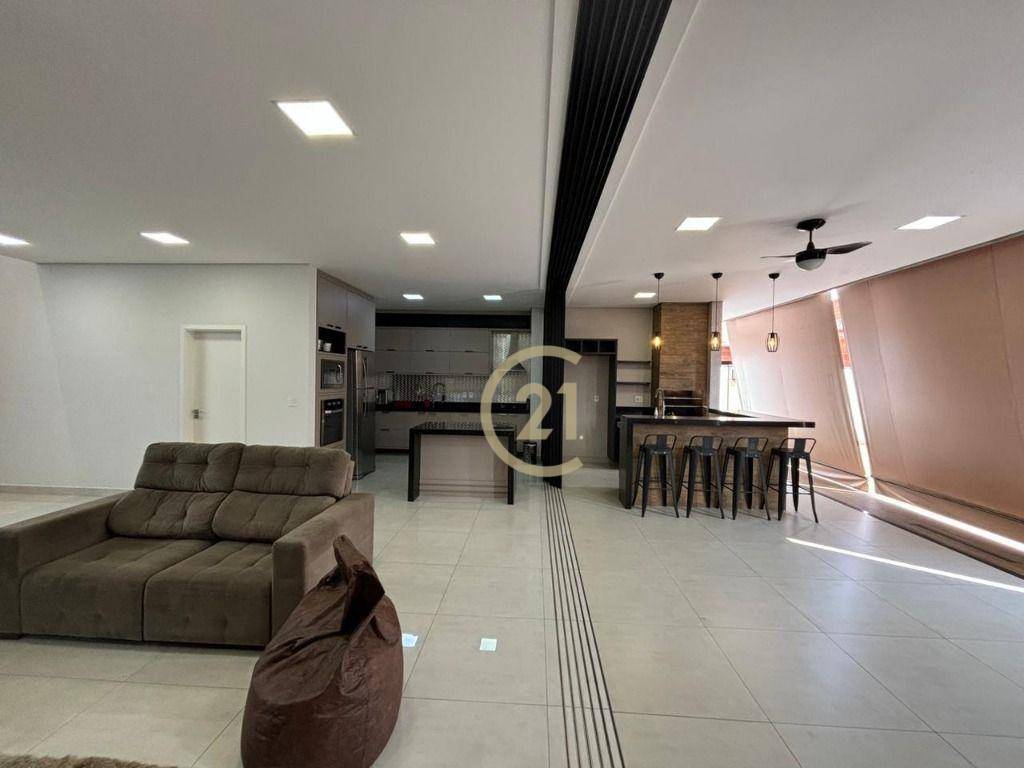 Sobrado à venda com 3 quartos, 300m² - Foto 3