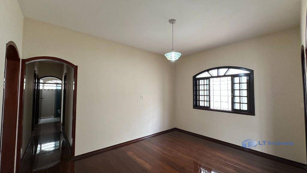 Casa para alugar com 3 quartos, 152m² - Foto 24