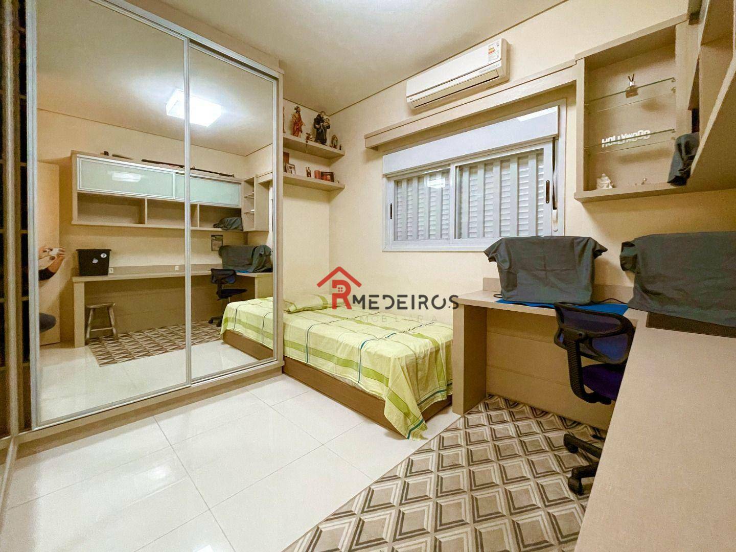 Casa à venda com 3 quartos, 360m² - Foto 18