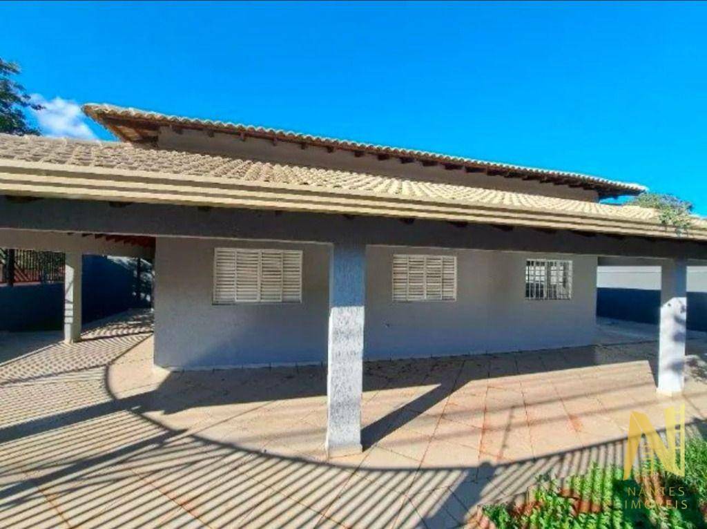 Casa à venda com 3 quartos, 175m² - Foto 2