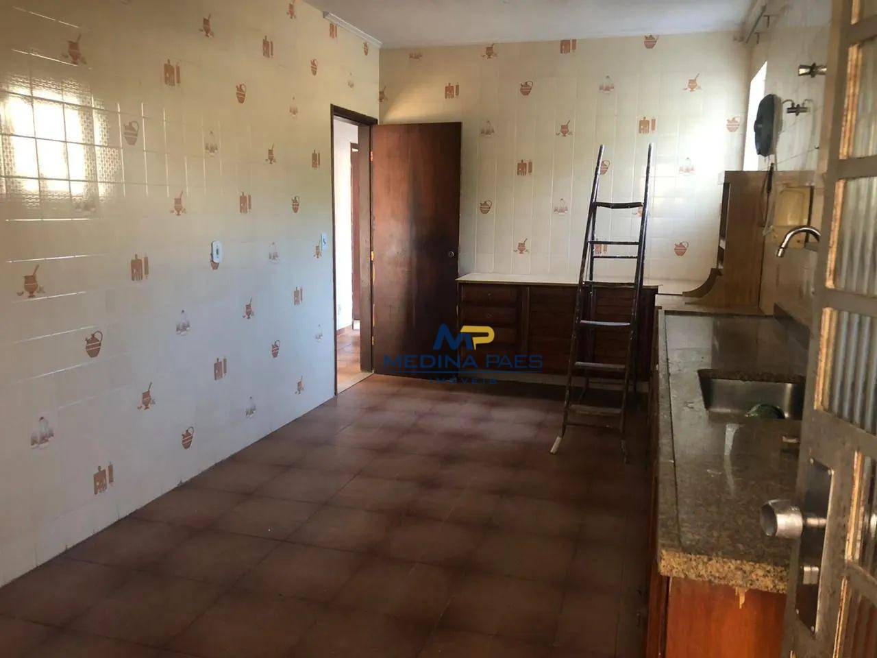 Casa à venda com 4 quartos, 200m² - Foto 12