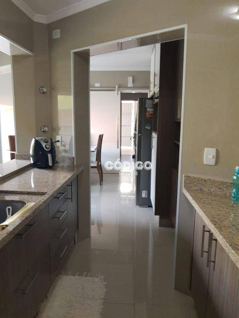 Sobrado à venda com 3 quartos, 234m² - Foto 22