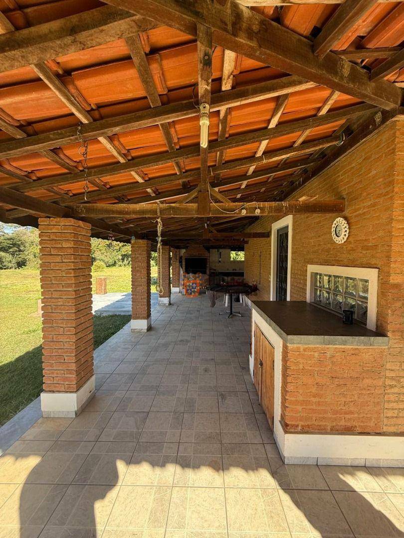 Chácara à venda com 8 quartos, 405m² - Foto 2