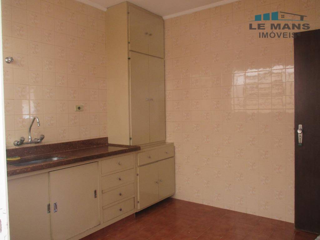 Casa para alugar com 3 quartos, 122m² - Foto 18