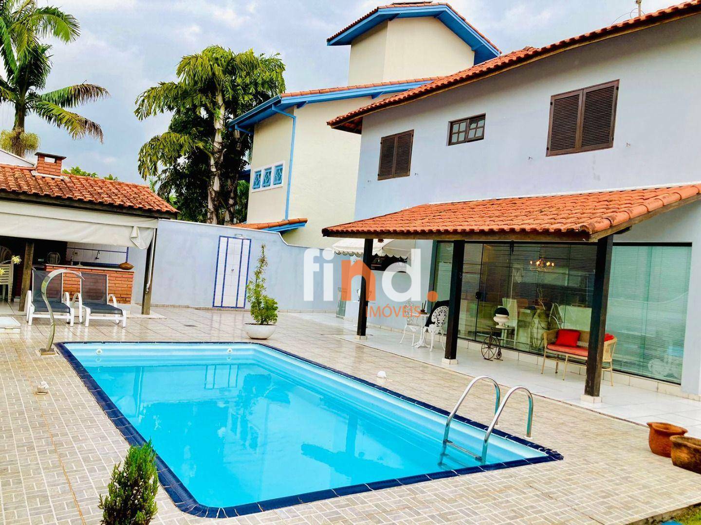 Casa de Condomínio à venda com 3 quartos, 257m² - Foto 1