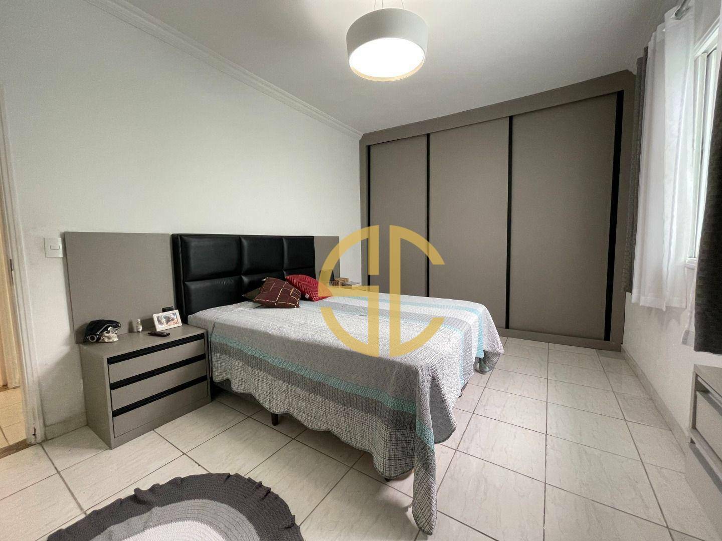 Casa à venda com 3 quartos, 180m² - Foto 8