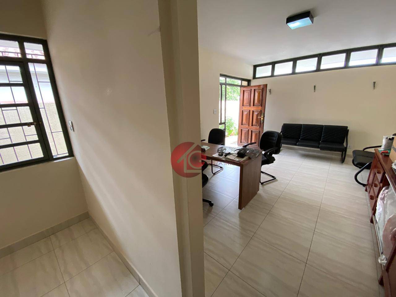 Casa à venda e aluguel com 3 quartos, 280m² - Foto 4