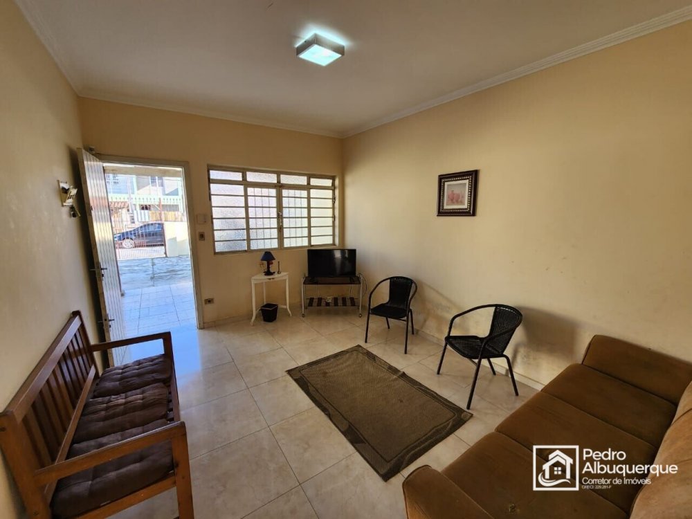 Casa à venda com 2 quartos, 47m² - Foto 2