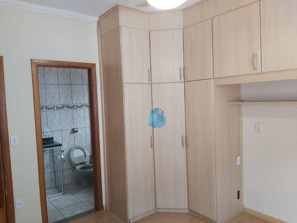 Casa à venda com 3 quartos, 250m² - Foto 13