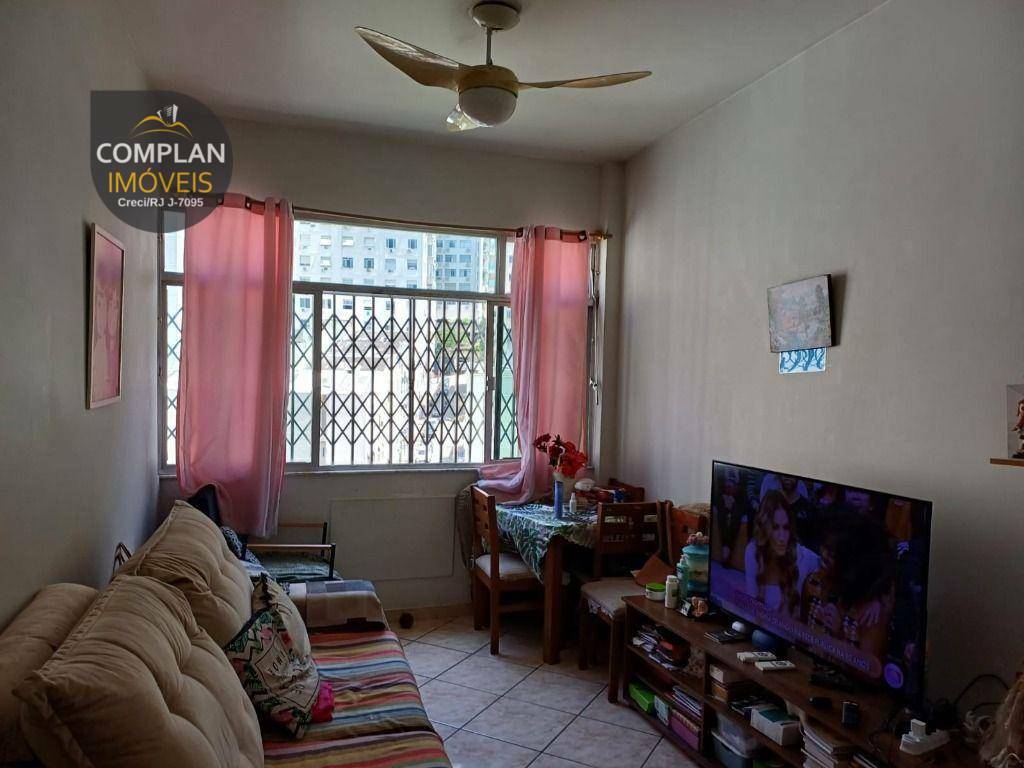 Apartamento à venda com 2 quartos, 64m² - Foto 2