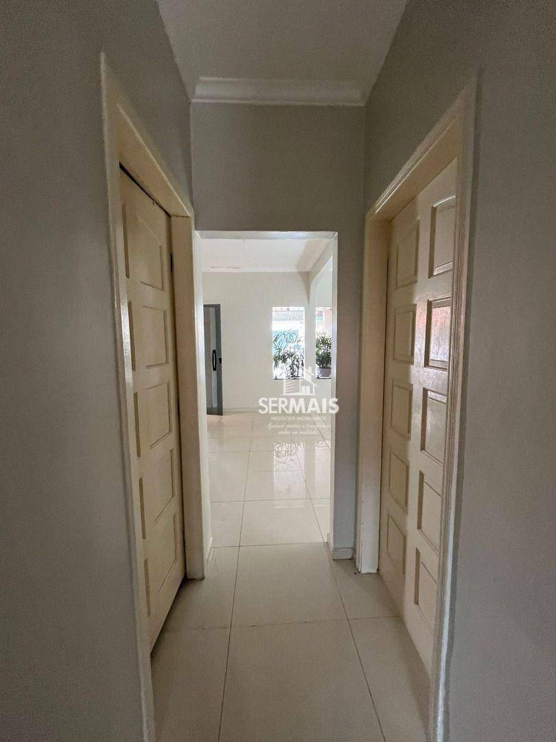 Casa para alugar com 4 quartos, 250m² - Foto 17