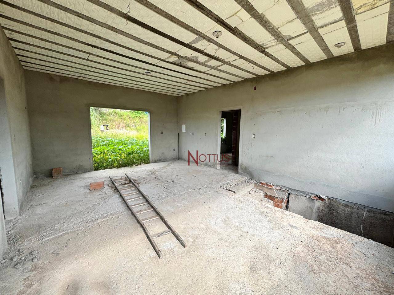 Casa à venda com 4 quartos, 200m² - Foto 3