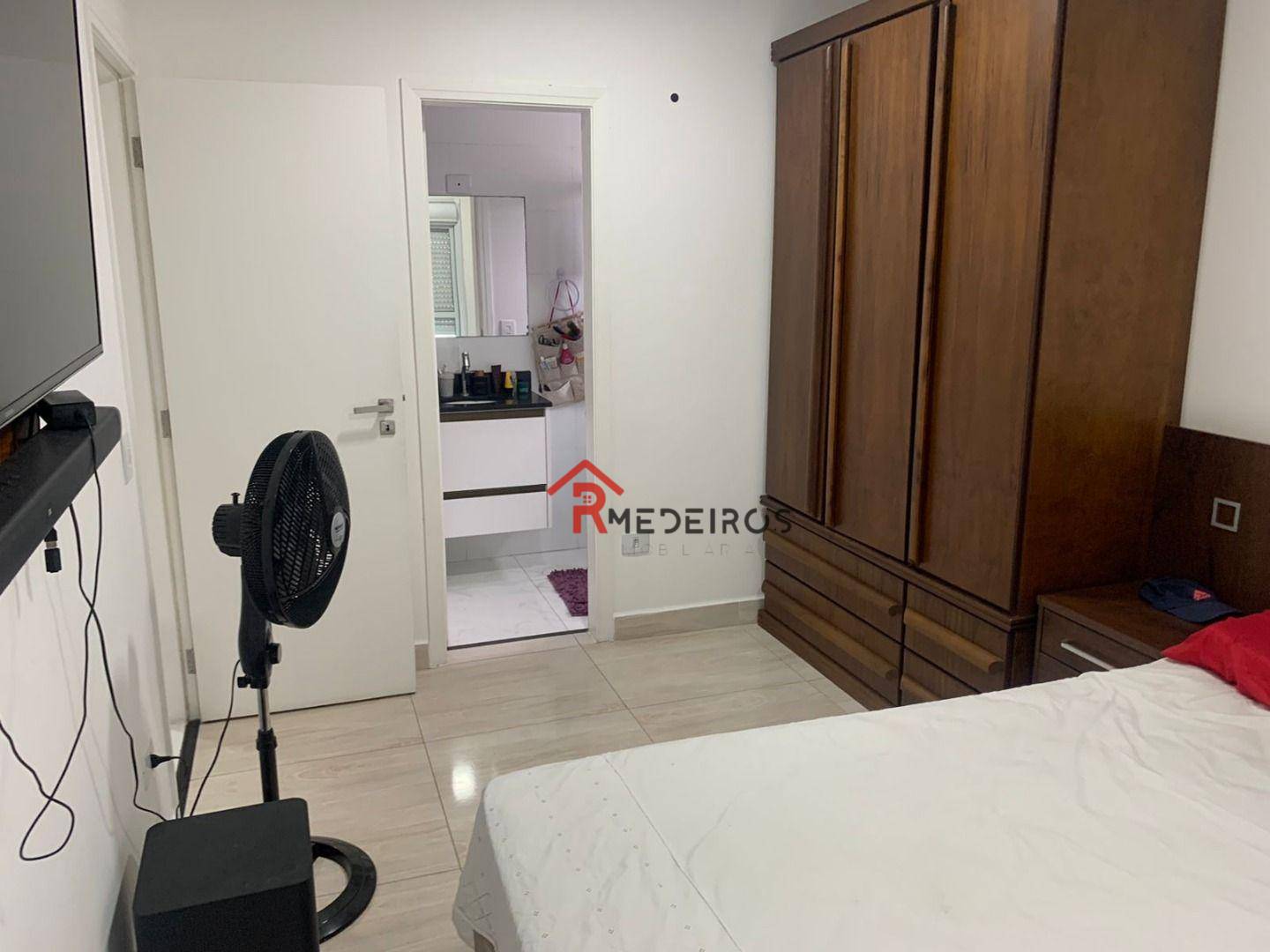 Apartamento à venda com 3 quartos, 138m² - Foto 3