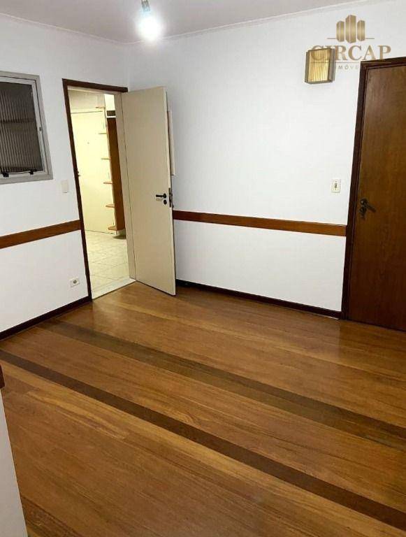 Apartamento à venda com 3 quartos, 240m² - Foto 12