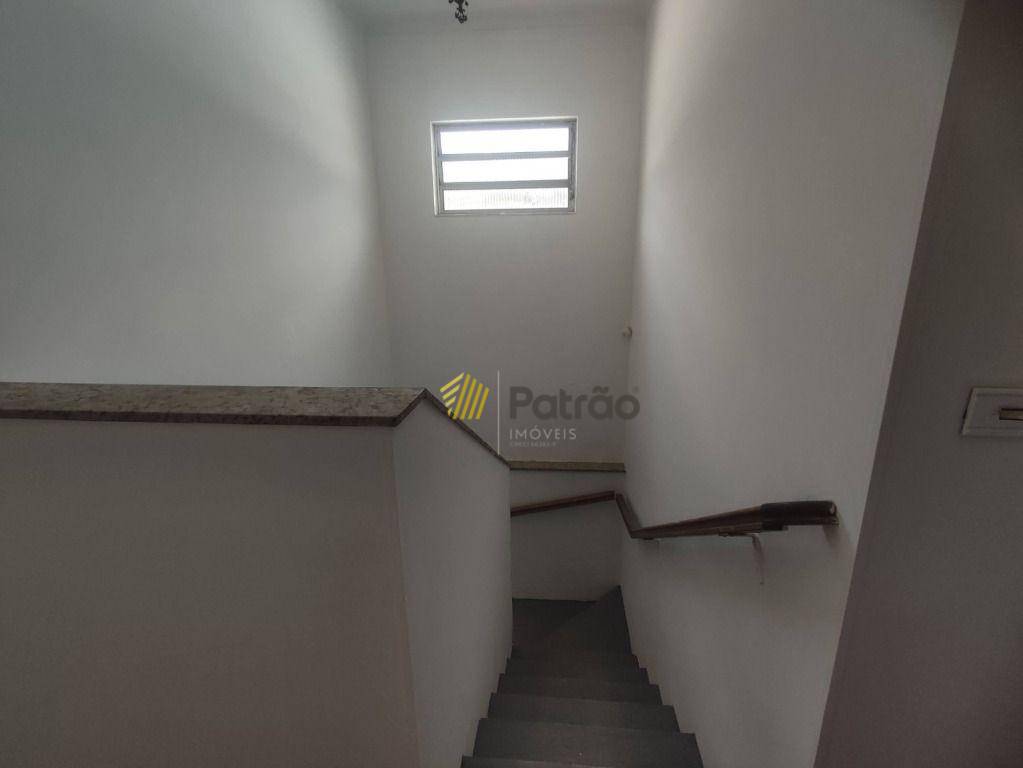 Sobrado para alugar com 4 quartos, 236m² - Foto 3