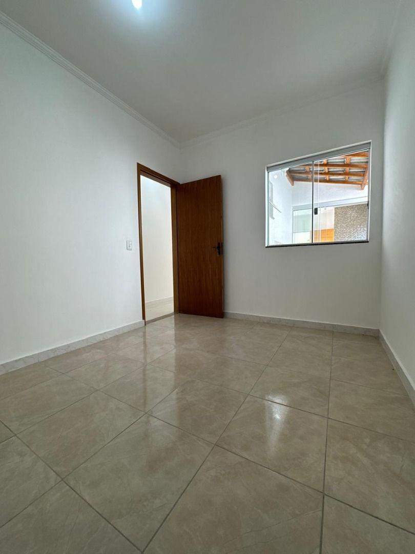 Casa à venda com 2 quartos, 60m² - Foto 12