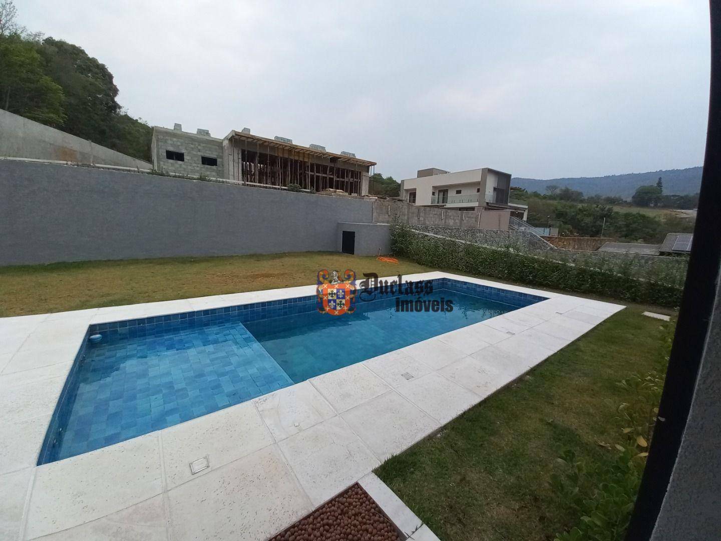 Casa de Condomínio para alugar com 4 quartos, 390m² - Foto 23