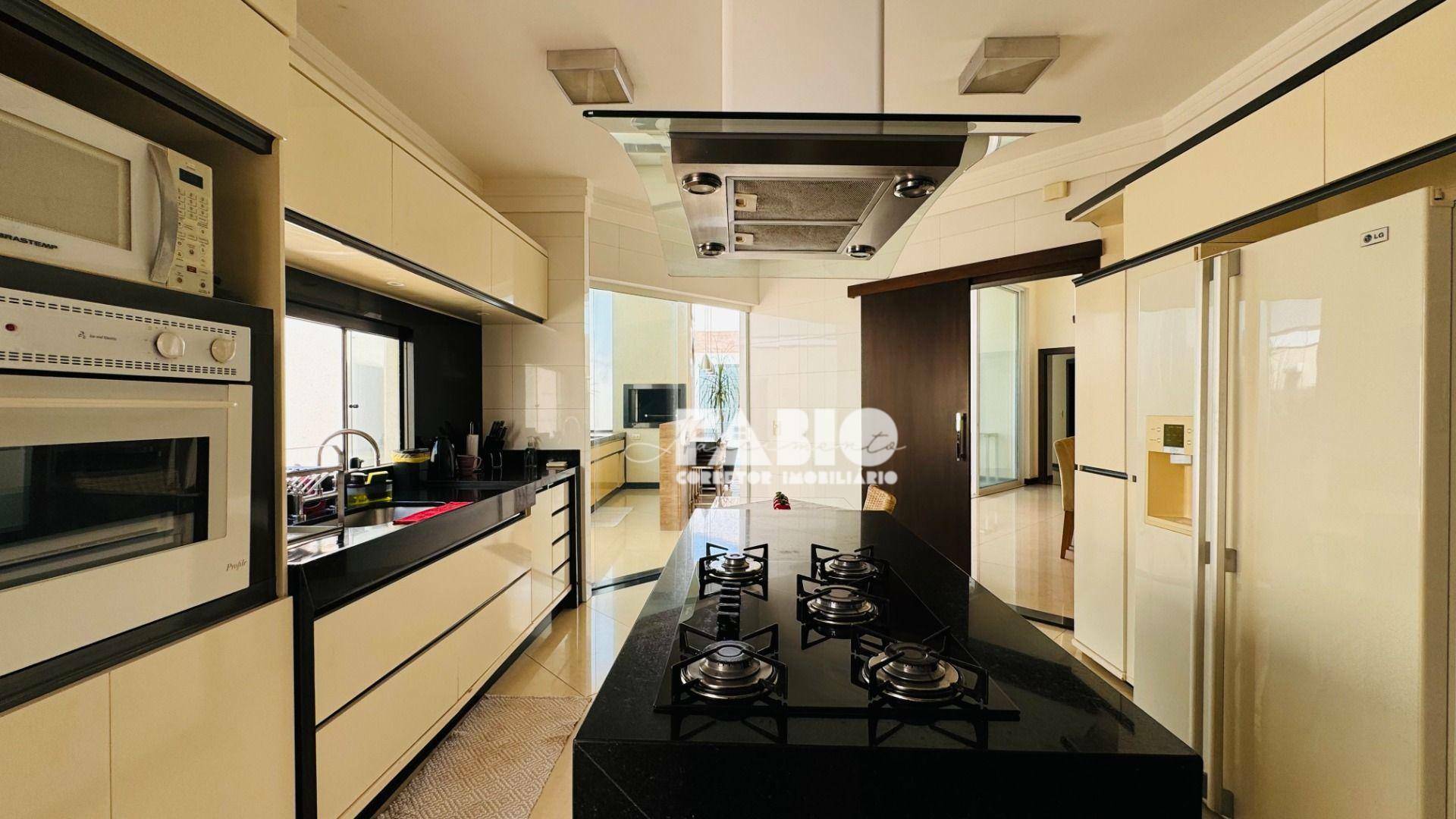 Casa à venda com 4 quartos, 350m² - Foto 16