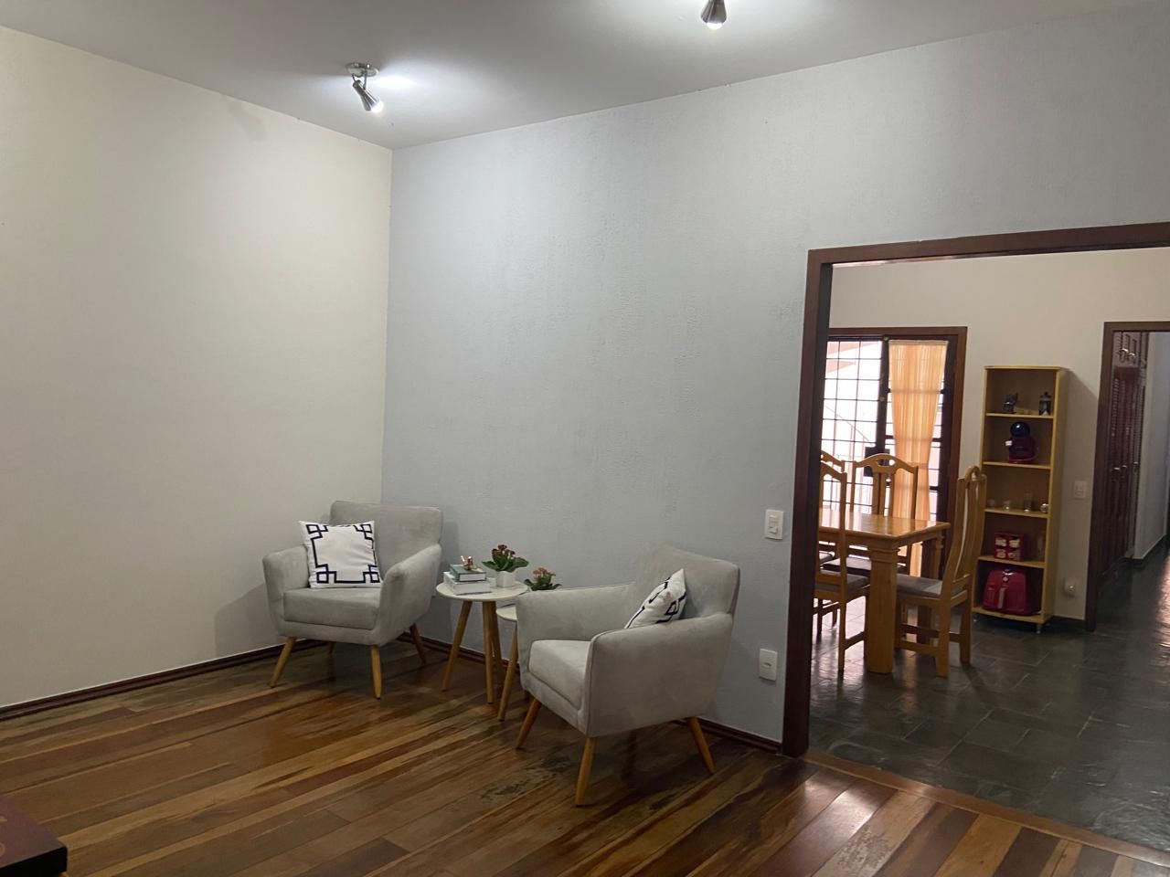 Casa à venda com 3 quartos, 235m² - Foto 3