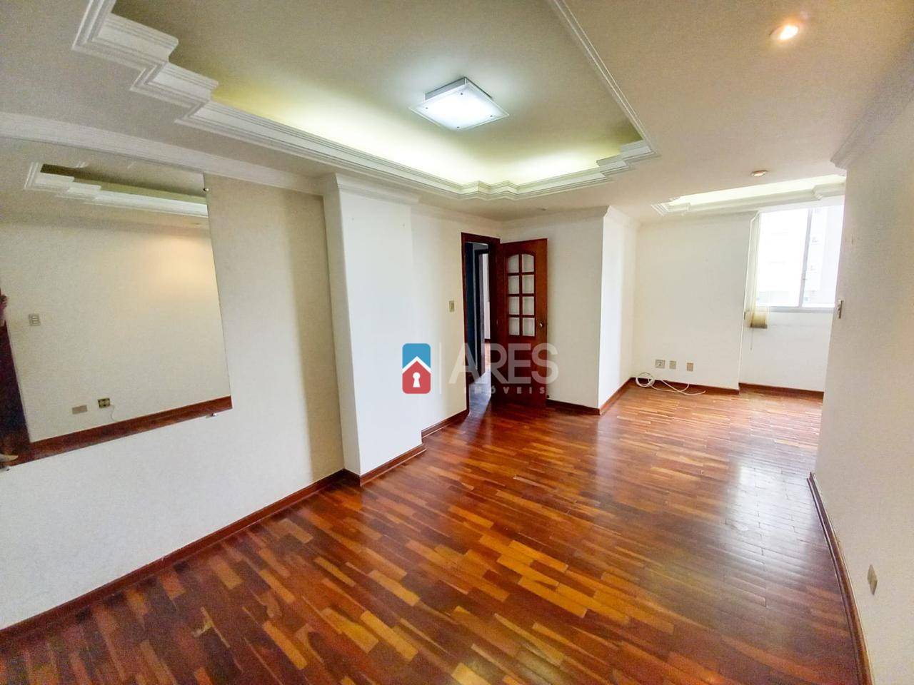 Apartamento à venda com 3 quartos, 95m² - Foto 1