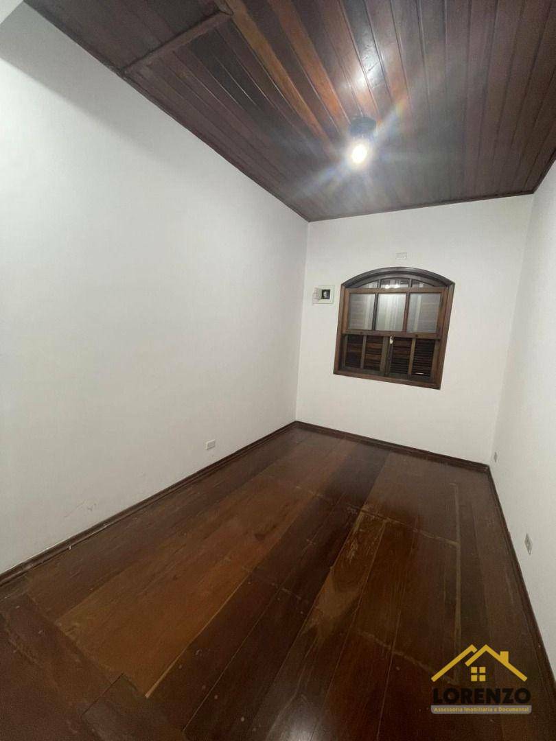 Casa à venda com 6 quartos, 327m² - Foto 9