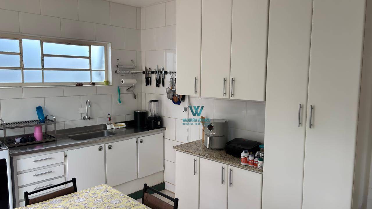 Casa à venda com 3 quartos, 173m² - Foto 7