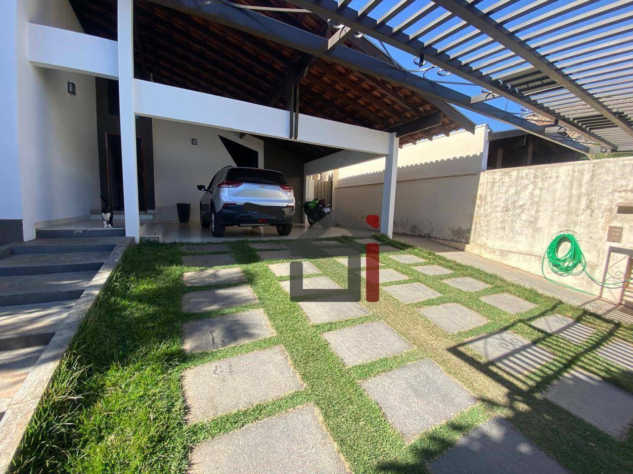 Casa à venda com 3 quartos, 254m² - Foto 4