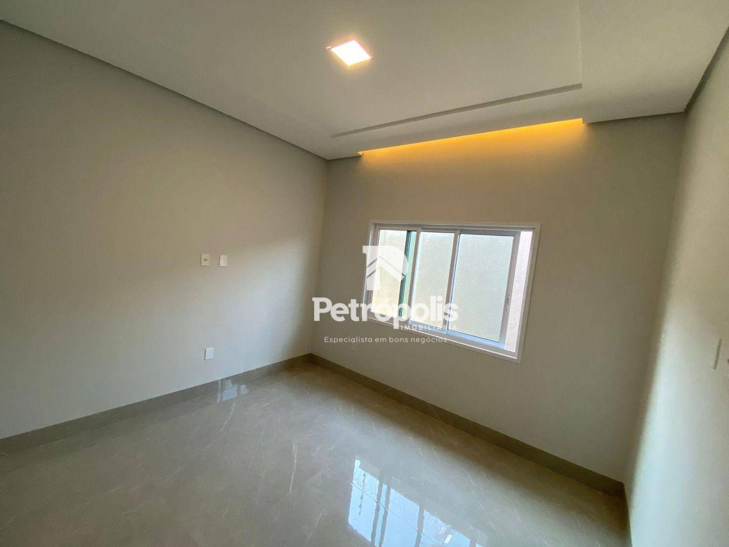 Casa à venda com 3 quartos, 220m² - Foto 12