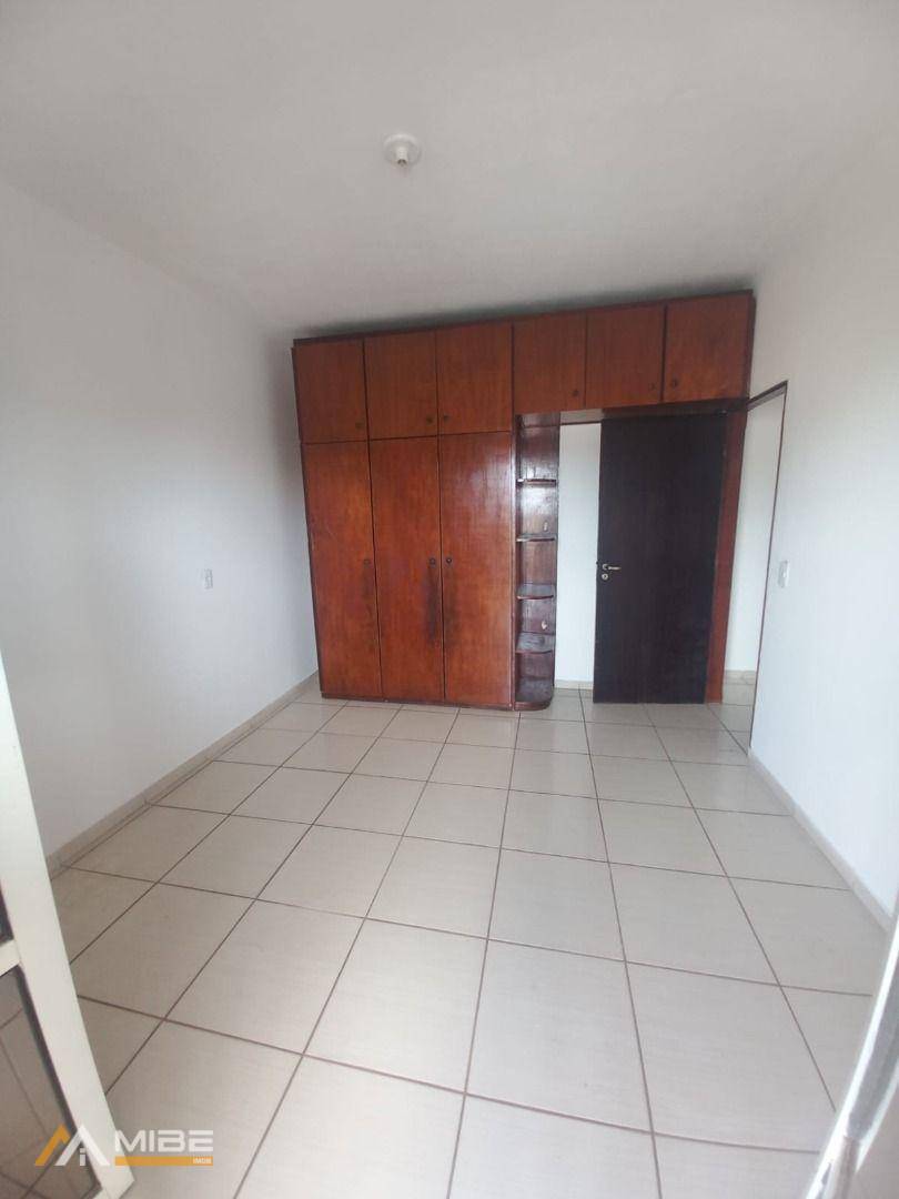Casa para alugar com 3 quartos, 120m² - Foto 12