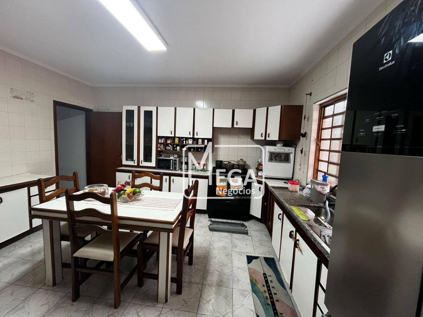 Sobrado à venda com 3 quartos, 185m² - Foto 2