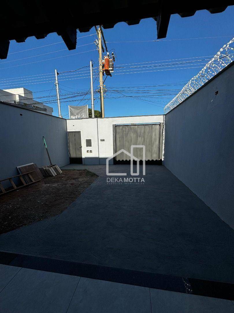 Casa à venda com 3 quartos, 120m² - Foto 2