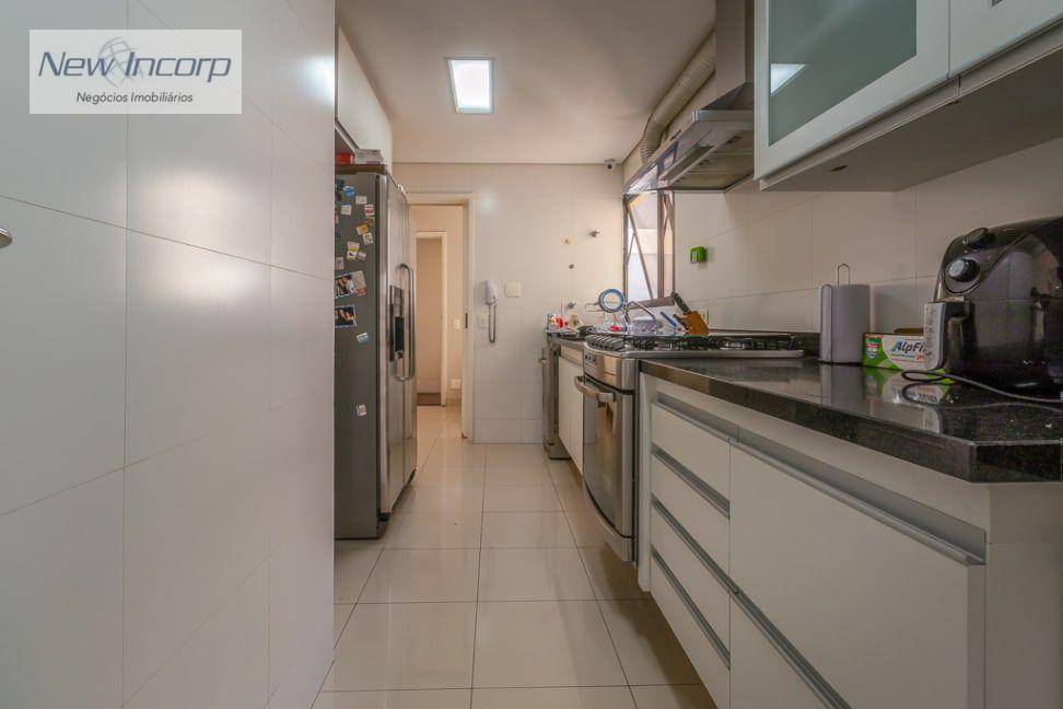 Apartamento à venda com 3 quartos, 154m² - Foto 11