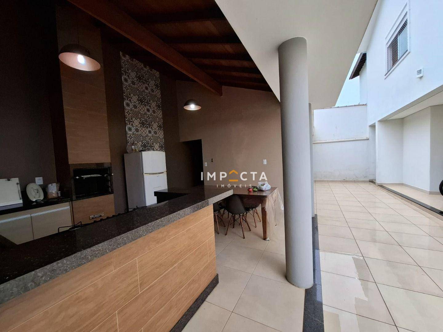 Casa à venda com 4 quartos, 244m² - Foto 8