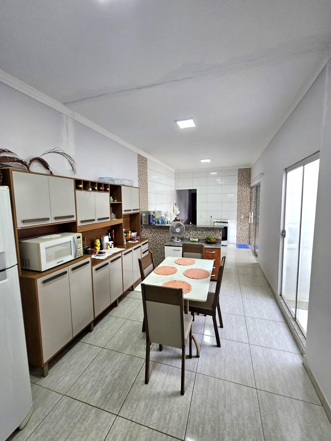 Casa à venda com 4 quartos, 250m² - Foto 9