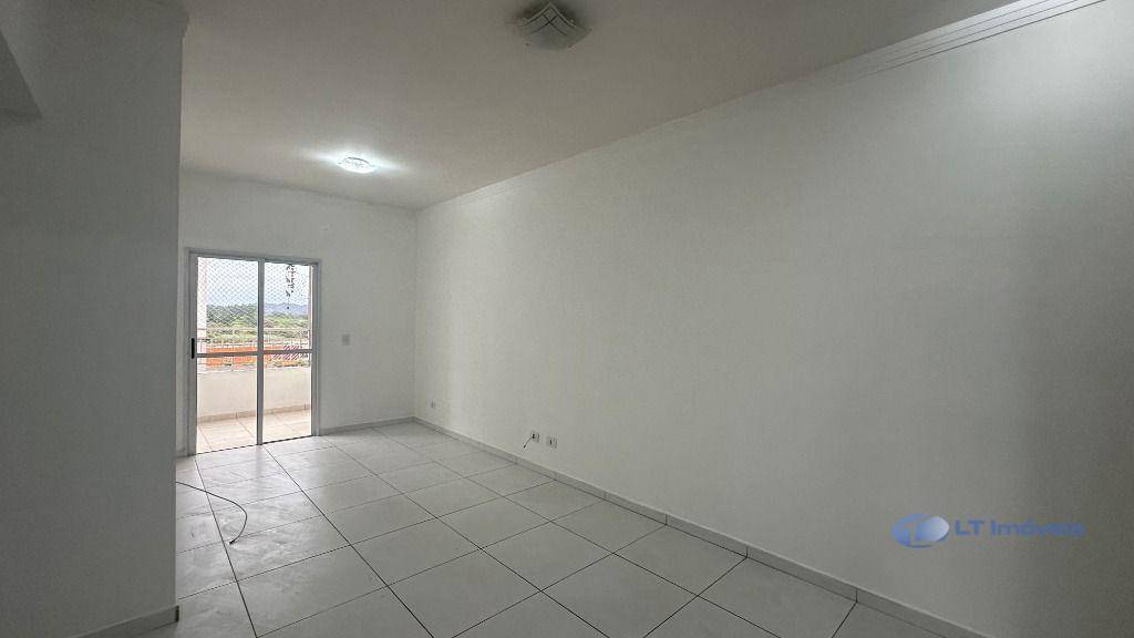 Apartamento à venda com 2 quartos, 66m² - Foto 4