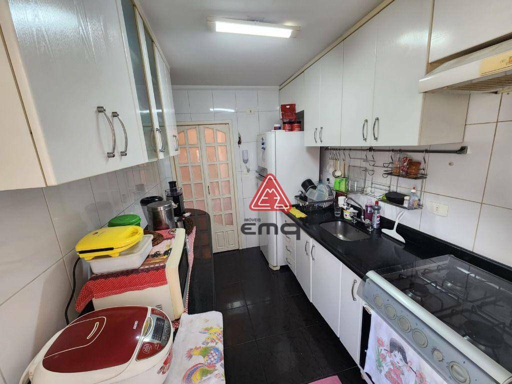 Apartamento para alugar com 3 quartos, 70m² - Foto 12