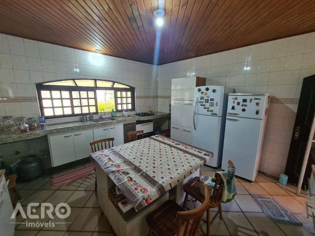 Chácara à venda com 3 quartos, 300m² - Foto 15